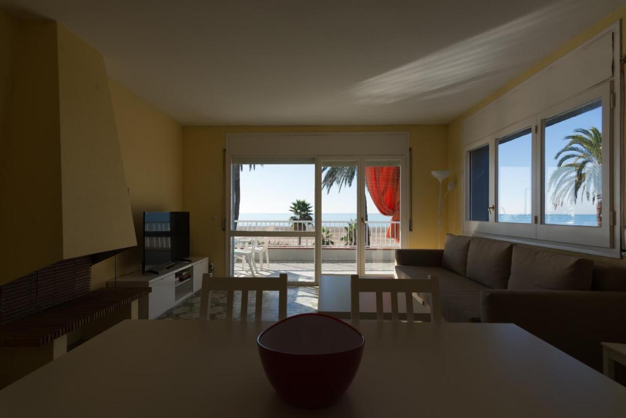 Apartamento En 1Era Linea Mar Con Terraza De 25M2 Castelldefels Exterior foto